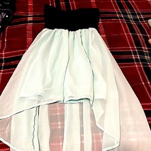 Beautiful dress black and teal size xs in girls